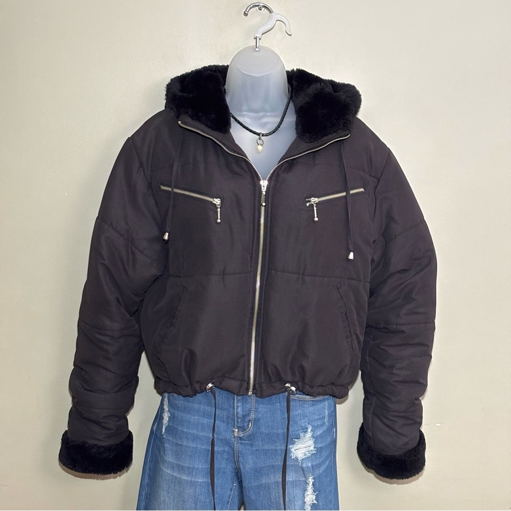 Rainbow West Women’s Black Cropped Puffer Jacket Faux Fur Cuffs and Hood S